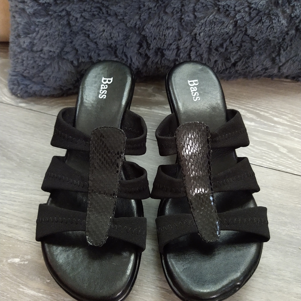 *G.H. Bass* Super Comfortable Wedge Sandal